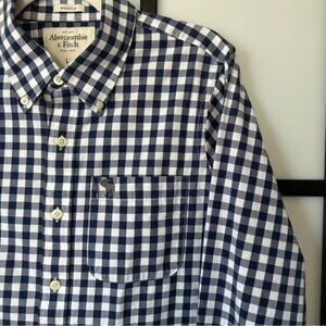 Abercrombie & Fitch Blue & White Plaid Long Sleeve Button Down Shirt